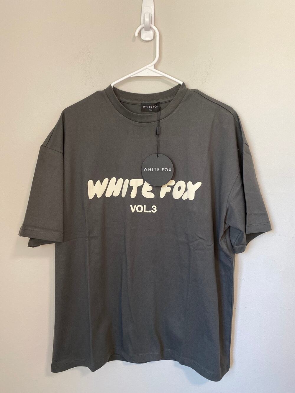 New White Fox Offstage Oversized Tee Shadow Size S/M